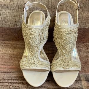 BRAND NEW Sofia By Sofia Vergara Women's Crochet Heel Dress Sandal Ivory Size 8